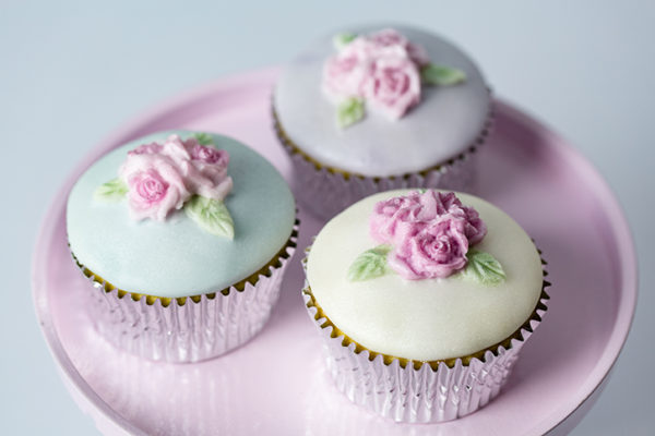 Cupcake Top - Triple Rose
